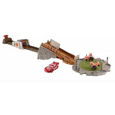 Pista Mattel Disney Cars Smokey Tractor Challenge